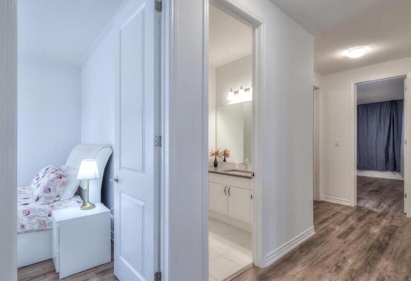 فيلا سوبيريور غرفة نوم واحدة, Luxury Villas In Ajax And Scarborough