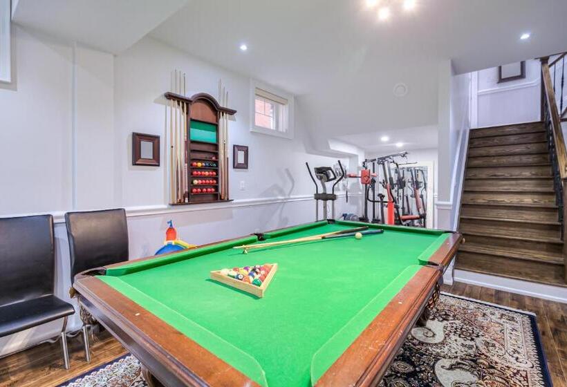 جناح ديلوكس, Luxury Villas In Ajax And Scarborough