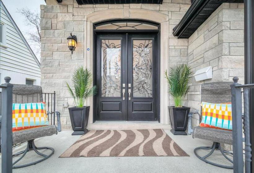 豪华套房, Luxury Villas In Ajax And Scarborough