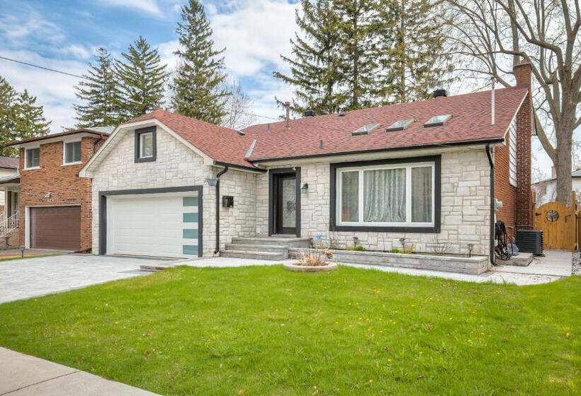 带3个卧室的套间, Luxury Villas In Ajax And Scarborough