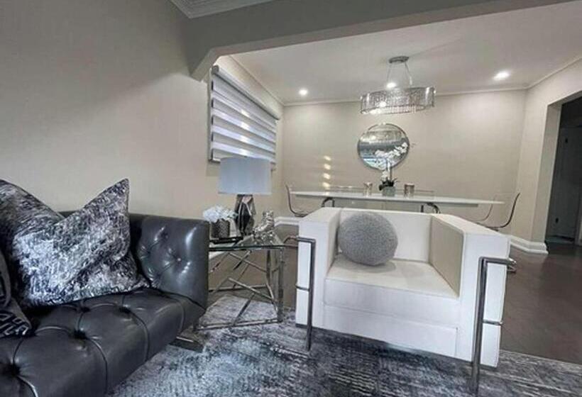 جناح إدارى, Luxury Villas In Ajax And Scarborough