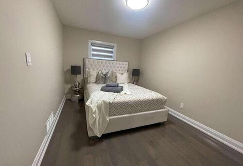 行政套房, Luxury Villas In Ajax And Scarborough