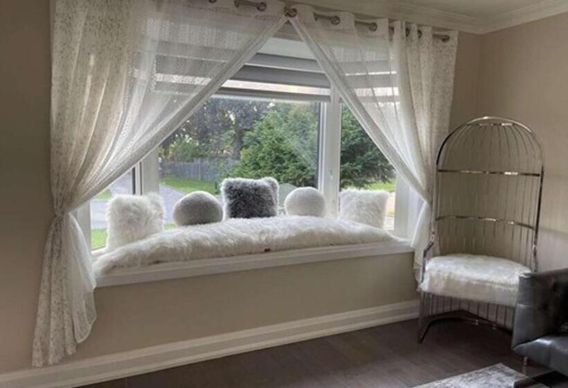 جناح إدارى, Luxury Villas In Ajax And Scarborough