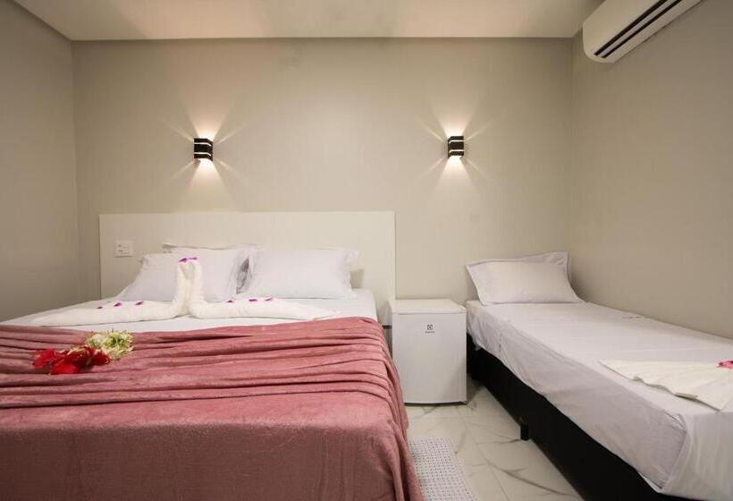 Standard 3 Pers. Værelse m. Balkon, Pousada Tribalista