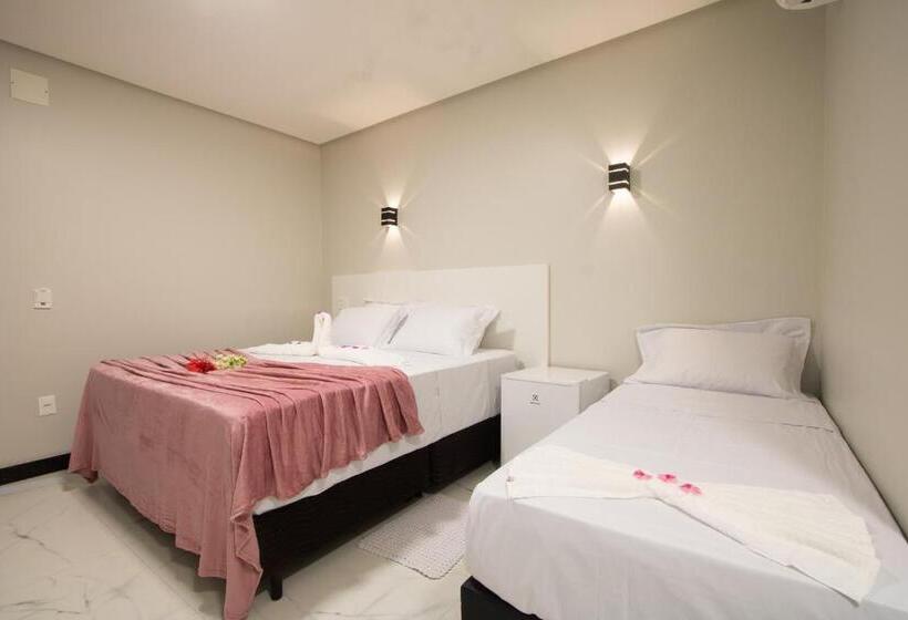 Standard 3 Pers. Værelse m. Balkon, Pousada Tribalista