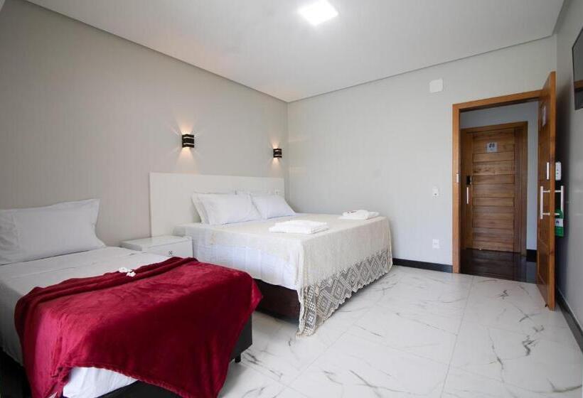 Superior 3 Pers. Værelse, Pousada Tribalista