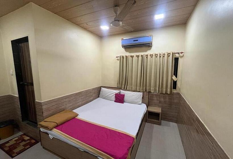 标准间, Sai Parikrama