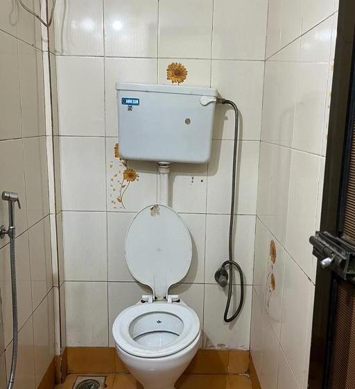 标准间, Sai Parikrama