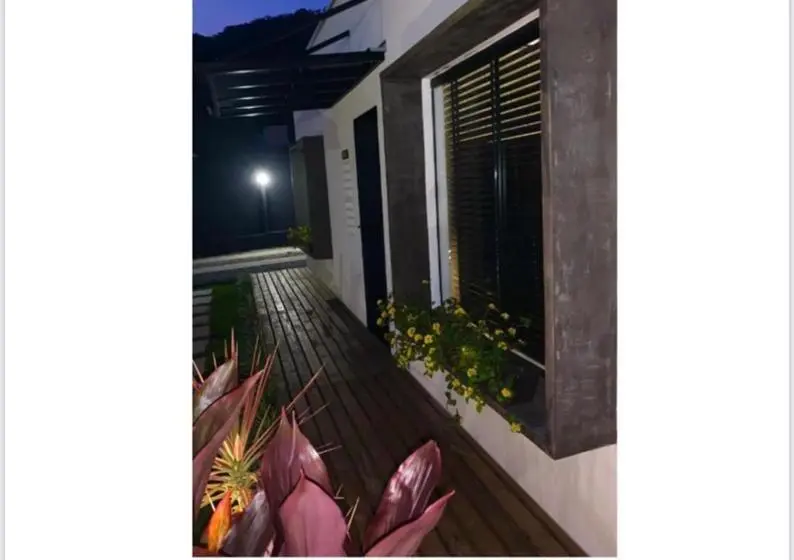デラックススタジオ, Tali House   Casa
