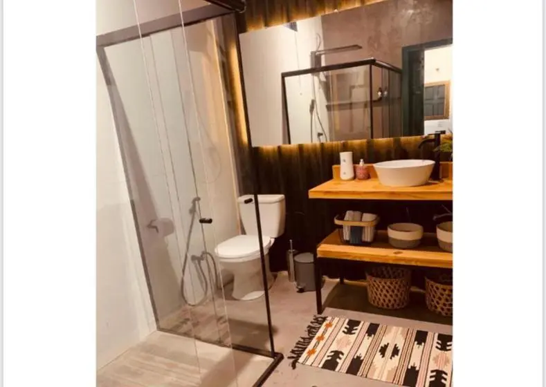 デラックススタジオ, Tali House   Casa