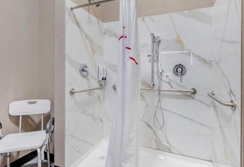 חדר סופריור מותאם לאדם עם מוגבלויות, Red Roof Inn Hutchins