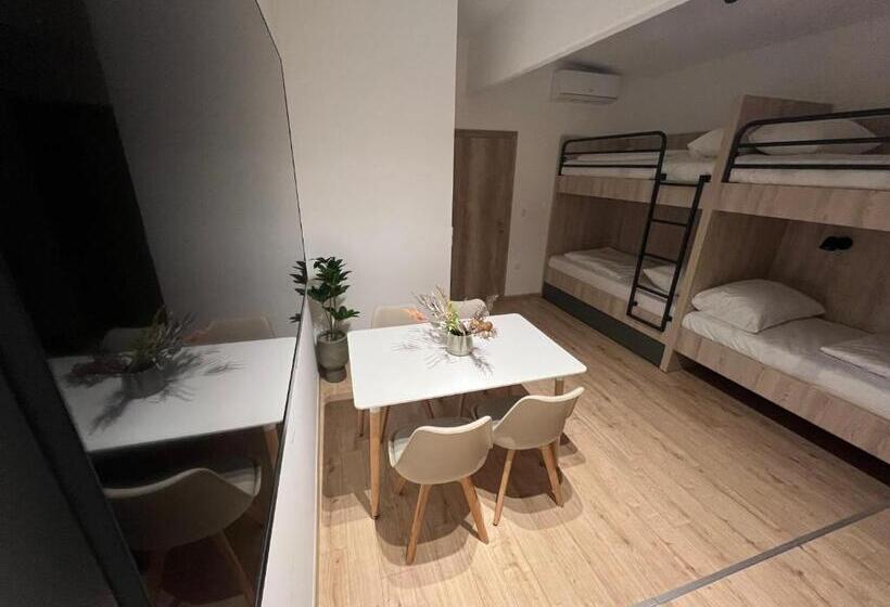 اتاق لوکس خانوادگی, Borsa Rooms