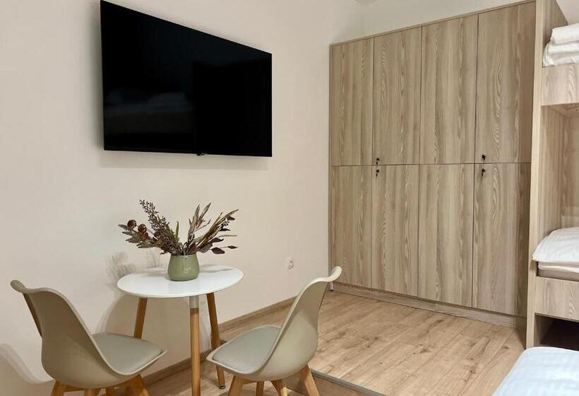 اتاق خانوادگی, Borsa Rooms