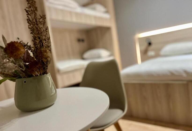 اتاق خانوادگی, Borsa Rooms