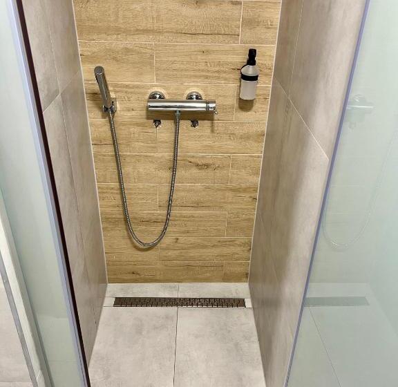 اتاق خانوادگی, Borsa Rooms