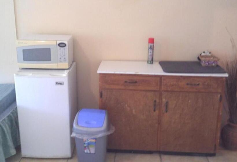 اتاق استاندارد چهار تخته, Maracas Bay View