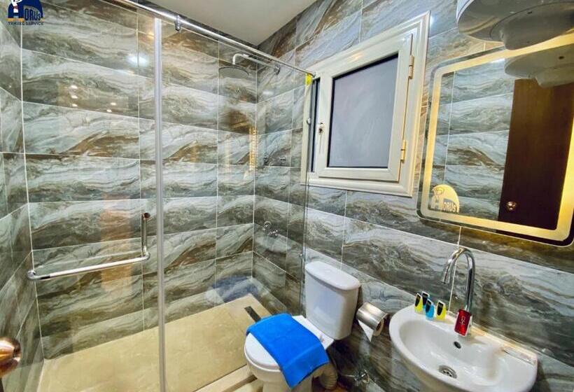 اتاق لوکس, Hola Pyramids Inn