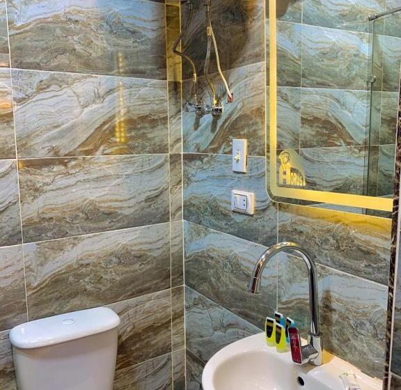 اتاق لوکس, Hola Pyramids Inn