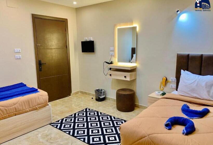 اتاق لوکس, Hola Pyramids Inn