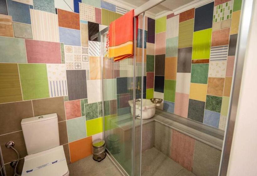 غرفة قياسية مطلّة علي الحديقة, Cunda Ada Kızı Otel