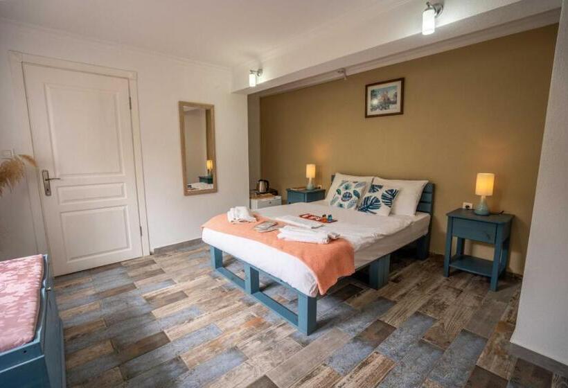 غرفة قياسية مطلّة علي الحديقة, Cunda Ada Kızı Otel