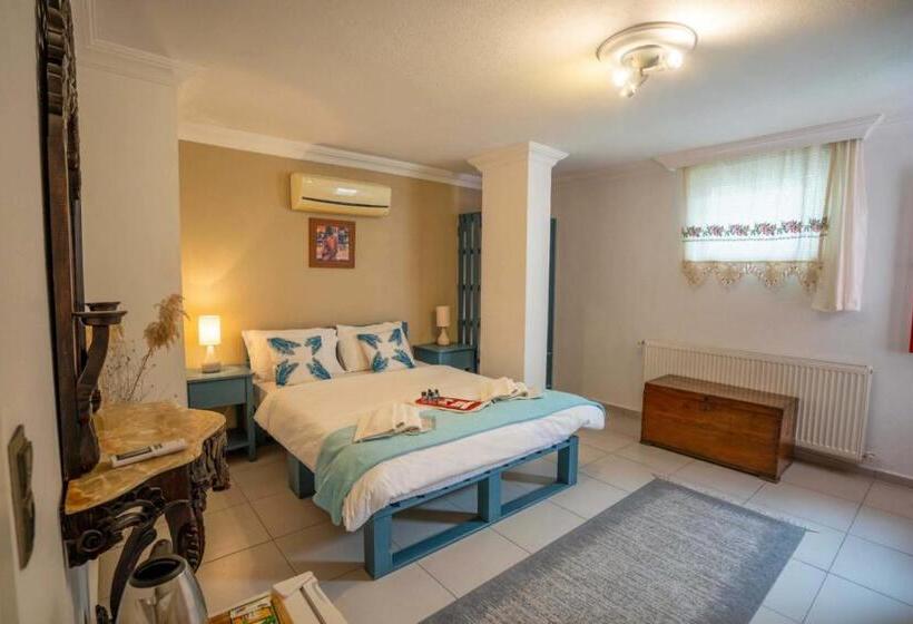 Номер Стандарт Вид на Сад, Cunda Ada Kızı Otel