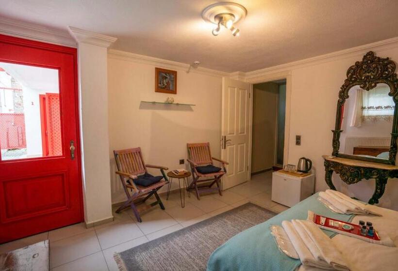 غرفة قياسية مطلّة علي الحديقة, Cunda Ada Kızı Otel