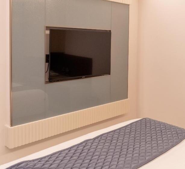 سوییت, Deltin Hotels Hyderabad
