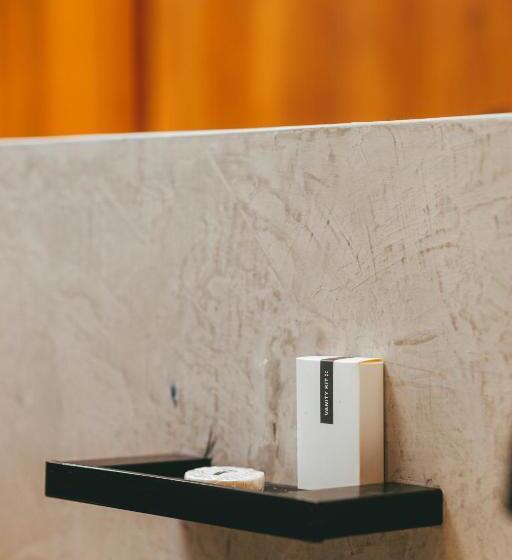 جناح جونيور مزوَّد بشرفة, Burundi Palace Boutique