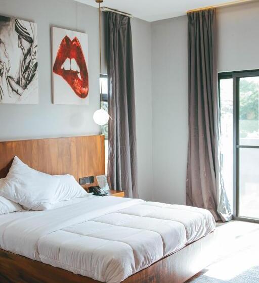 غرفة ديلوكس مزودة بشرفة, Burundi Palace Boutique