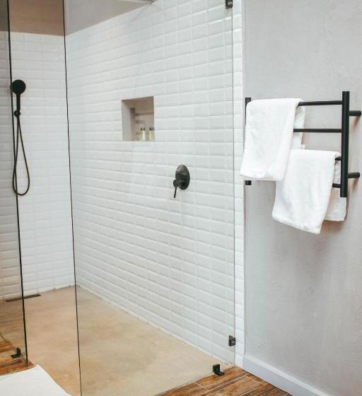 جناح عائلي, Burundi Palace Boutique