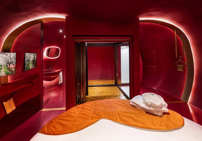 デラックスバンガロー, Cherry Sculpture