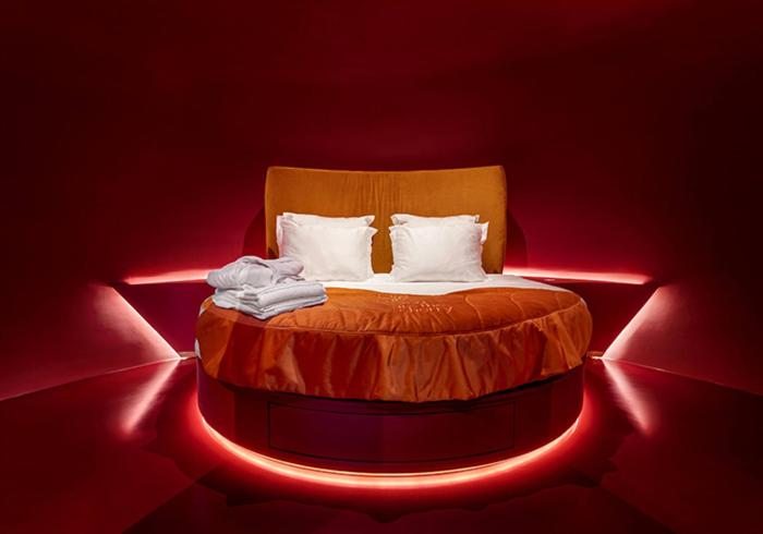 デラックスバンガロー, Cherry Sculpture