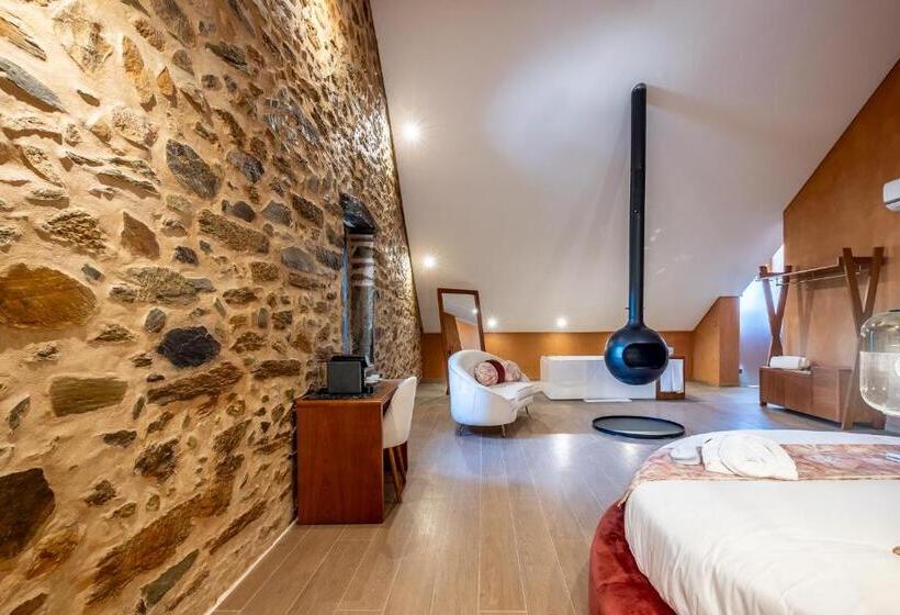 豪华套房, Cherry Sculpture