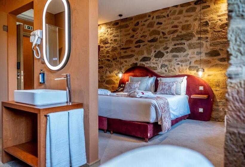 高级大房间, Cherry Sculpture