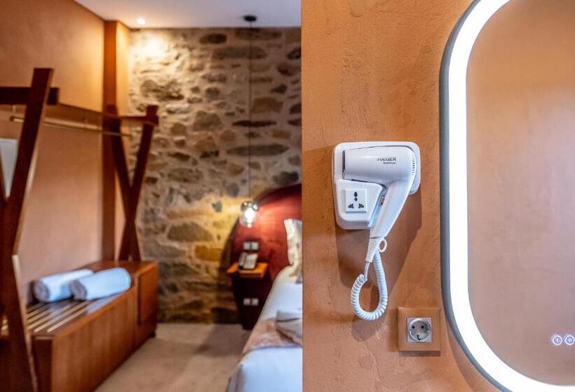 高级大房间, Cherry Sculpture