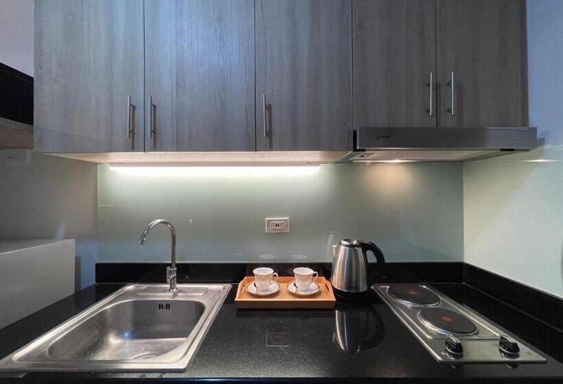 Четырехместный Номер Стандарт, Homefort At Shore 2 Residences