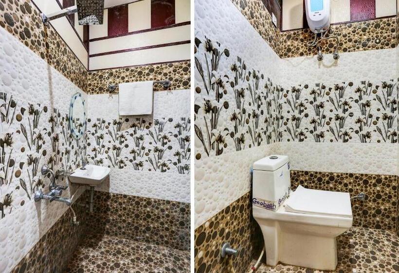 トリプルクラシックルーム, Oyo Flagship Shri Govindam Palace