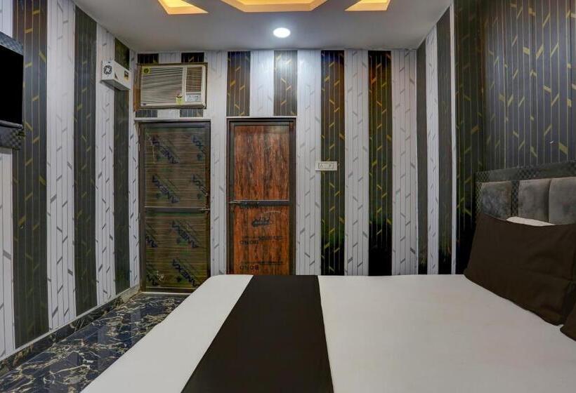 トリプルクラシックルーム, Oyo Flagship Shri Govindam Palace