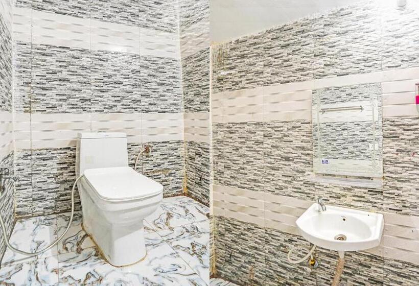 חדר קלאסי לשלושה, Oyo Moon Murad Ganj