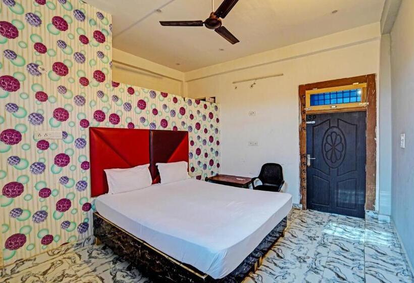 חדר קלאסי לשלושה, Oyo Moon Murad Ganj