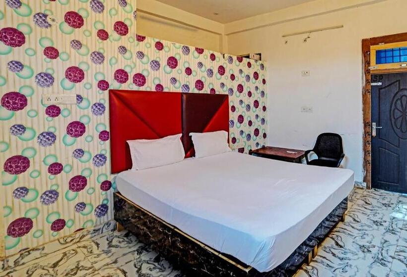 غرفة ديلوكس ثلاثية, Oyo Moon Murad Ganj