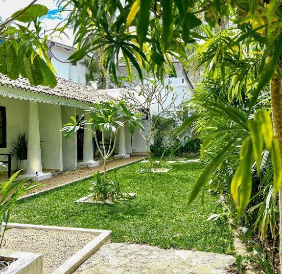 스탠다드 룸 가든 전망, Sundays