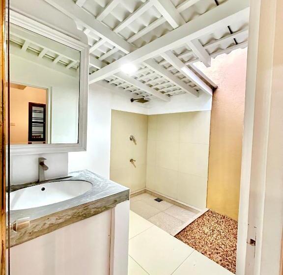 디럭스 패밀리 룸, Sundays