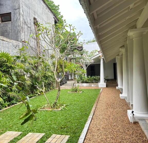 스탠다드 룸 가든 전망, Sundays