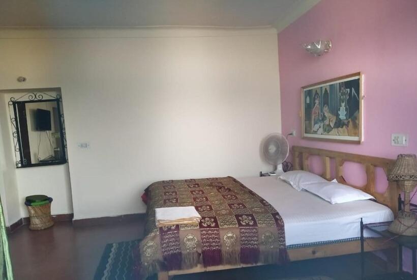 标准间, The Royal Mountain