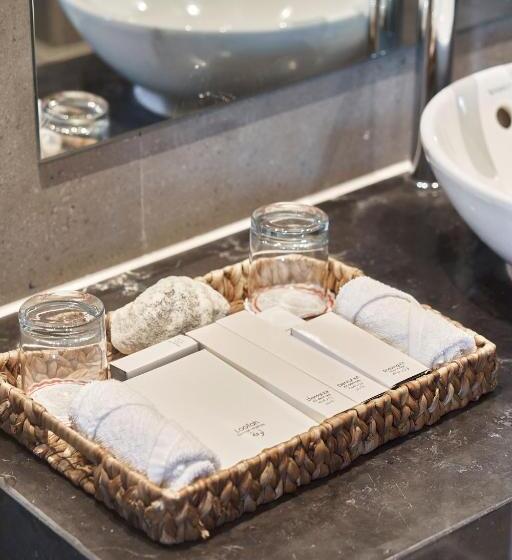 Standard swim-up room, True Beach Resort