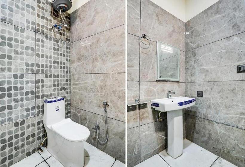 חדר קלאסי לשלושה, Oyo Hotel Ganga Safari