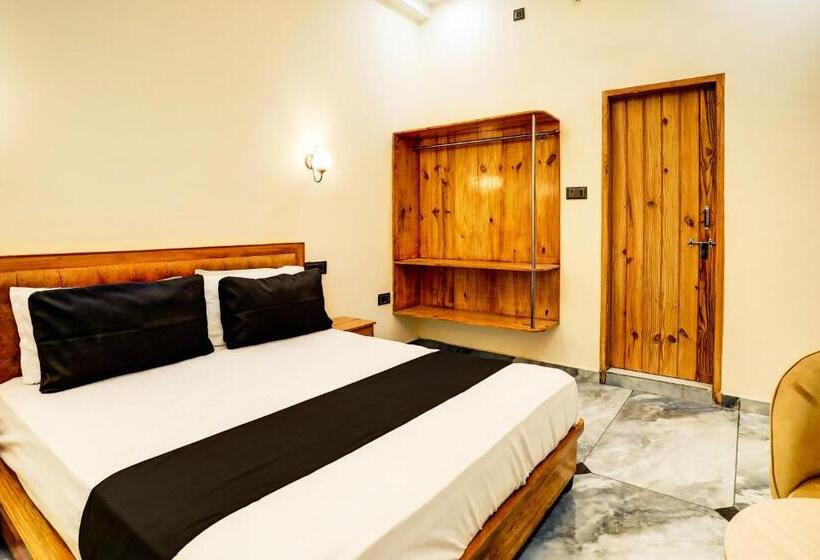 חדר קלאסי לשלושה, Oyo Hotel Ganga Safari