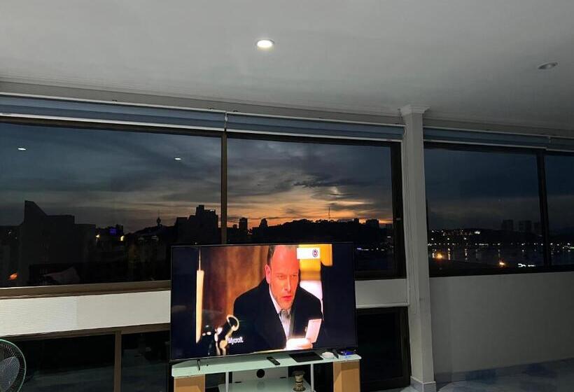 Apartamento 1 Dormitório Vista Mar, Pattaya Beach Condo